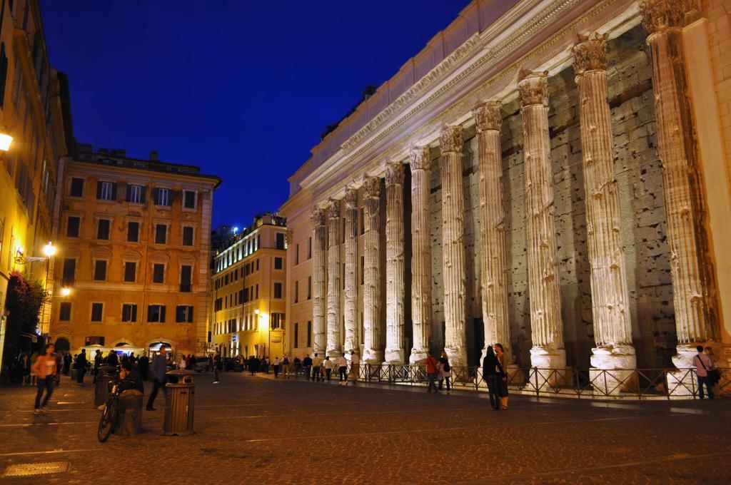 Pantheon Family Romantic Rome